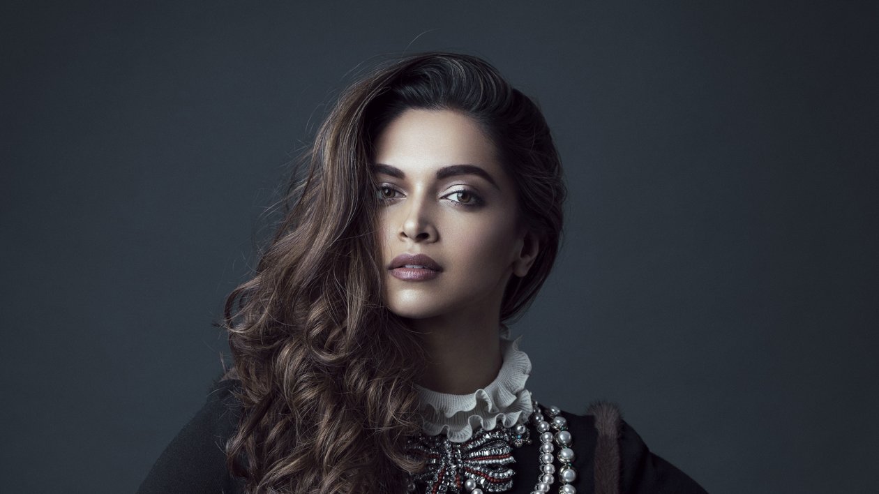 2016 Deepika Padukone 1