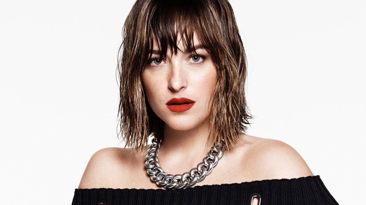 Dakota Johnson Elle Magazine