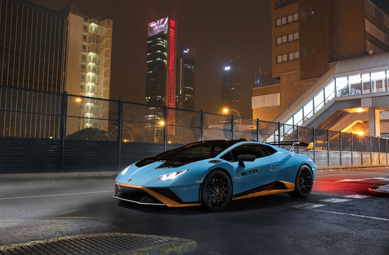 Lamborghini Light Blue Metallic Coupe 5k