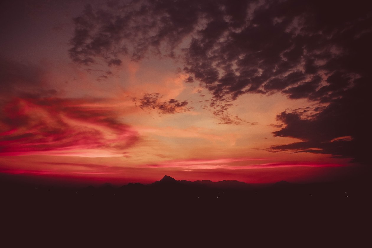 Red Sky Nature Mountains 5k