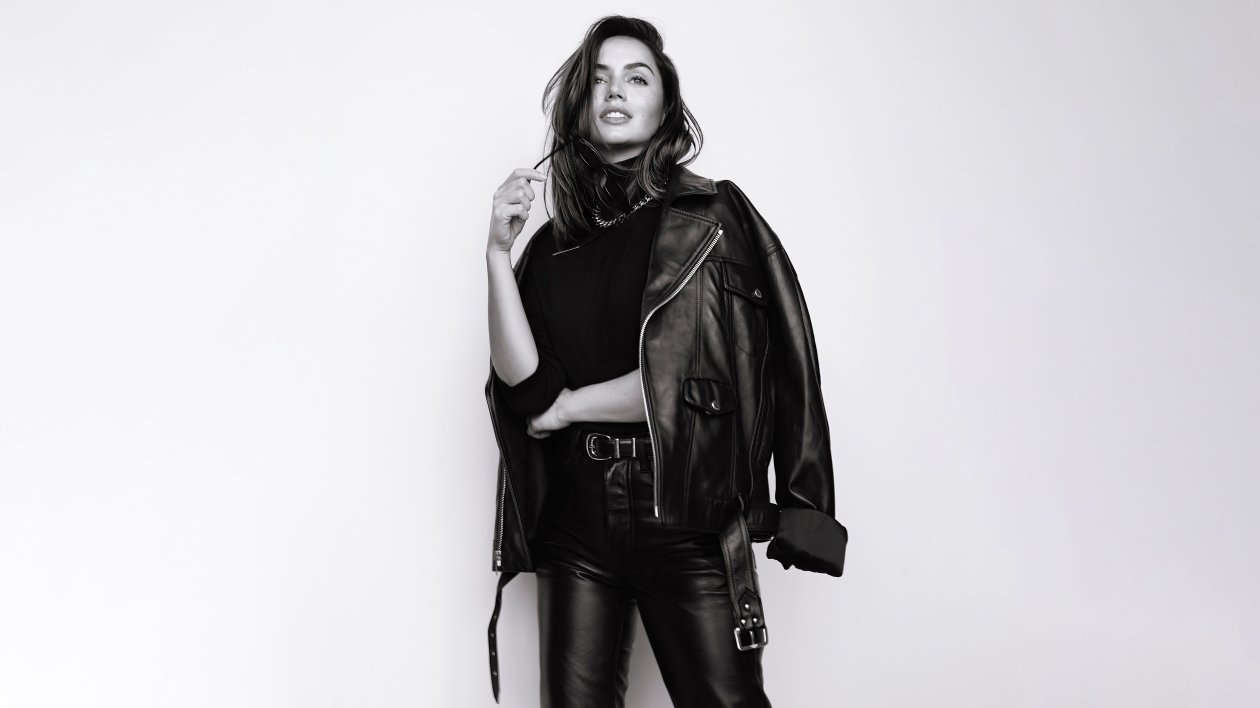 Ana De Armas LOfficiel Usa