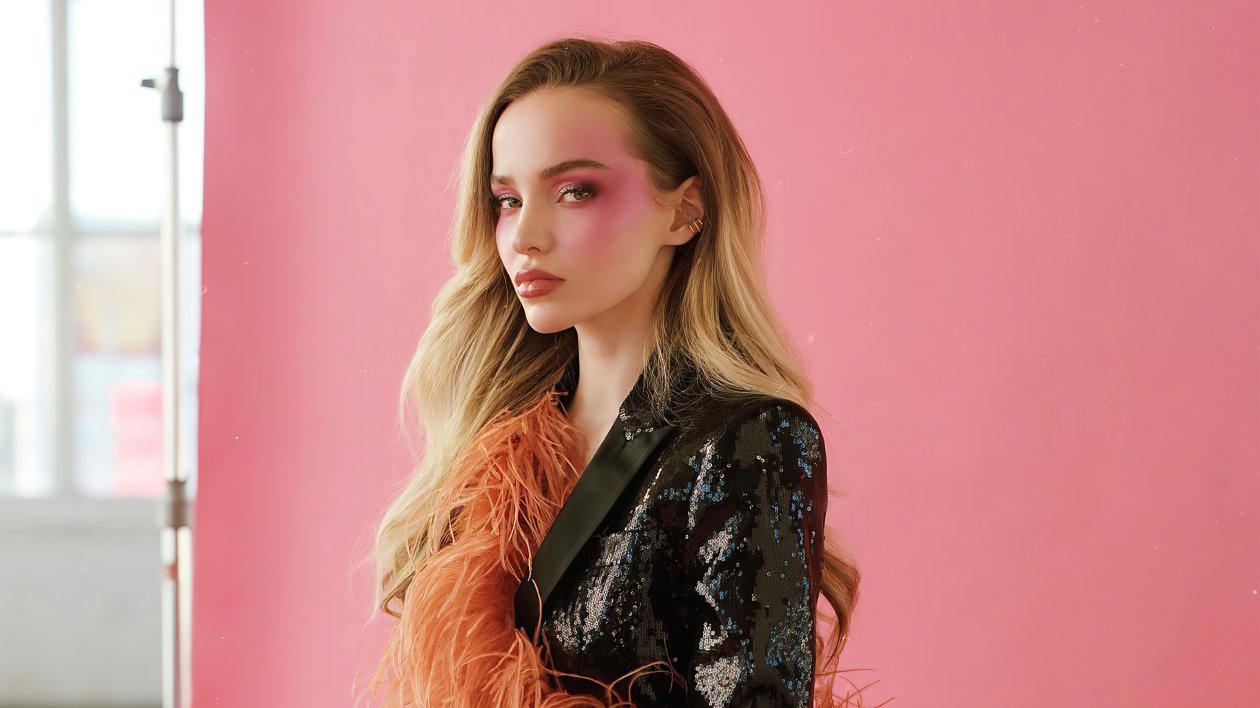Dove Cameron Schon Magazine 2021