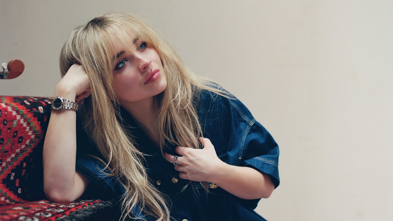 Sabrina Carpenter Billboard 5k