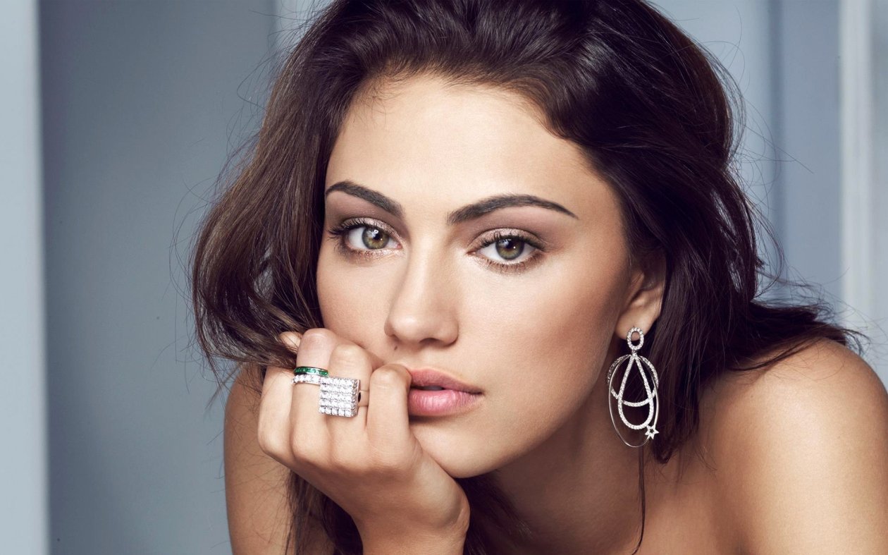 Phoebe Tonkin 5