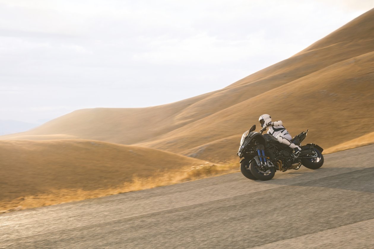 Yamaha Niken 4k