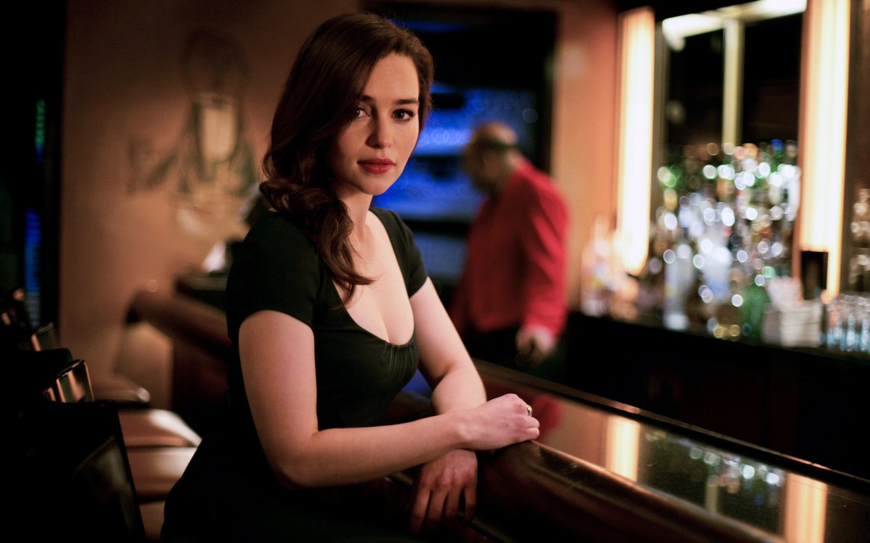 Emilia Clarke Sexy