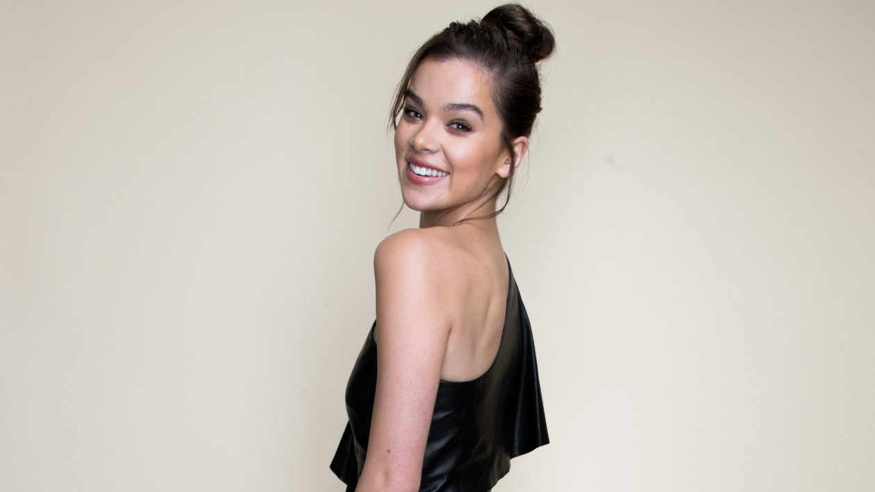 Hailee Steinfeld 2018