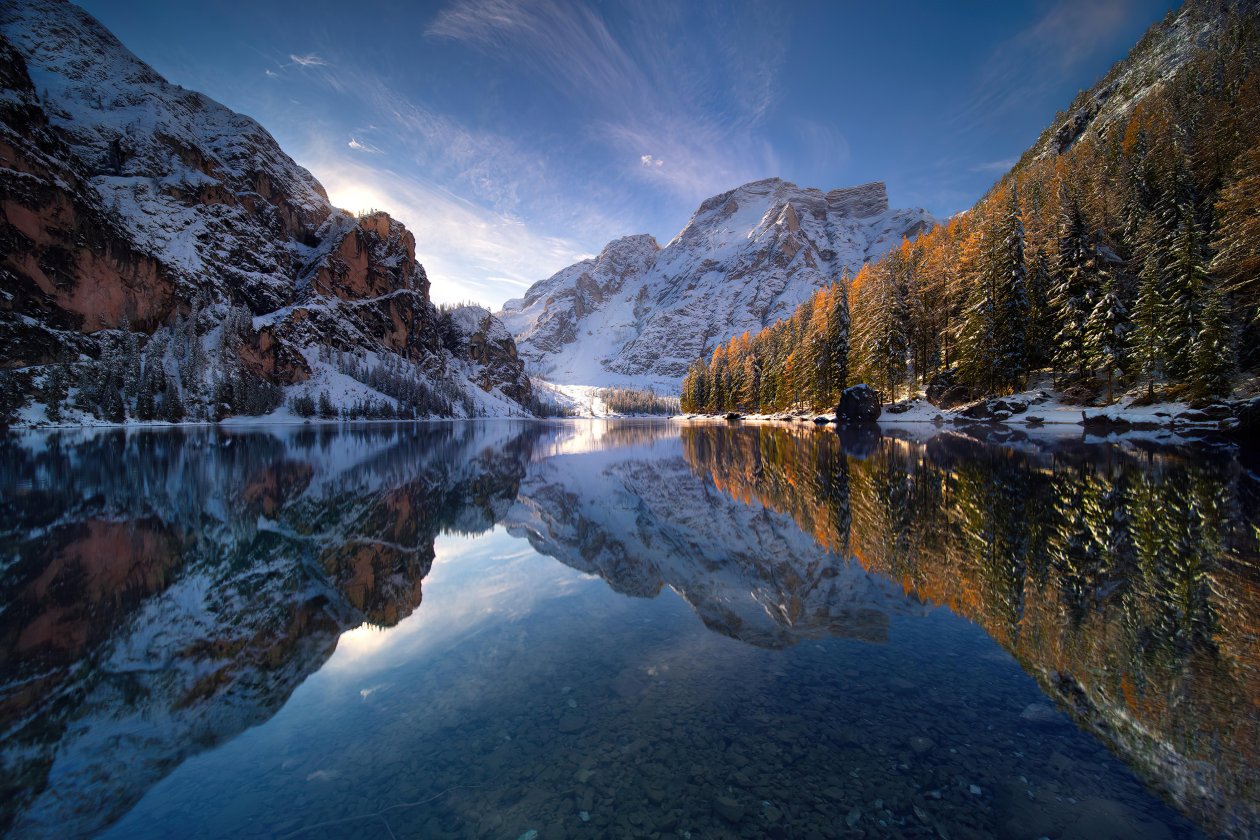 Sunrise In Braies Lake 4k