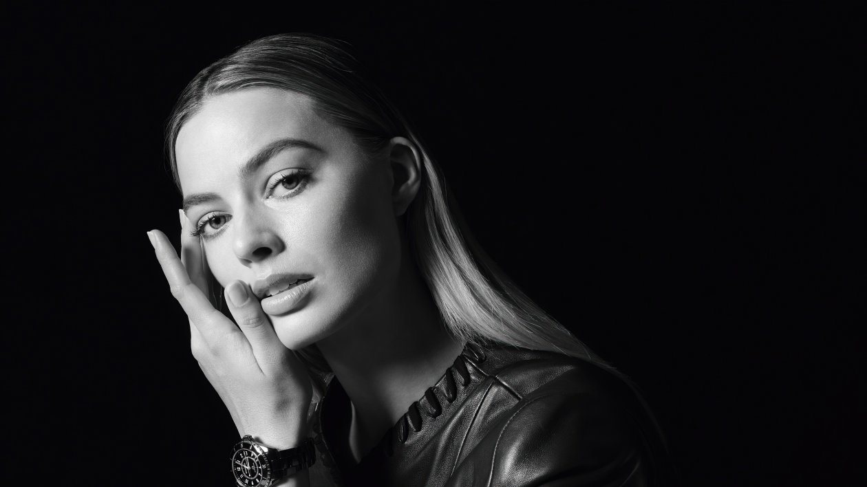 Margot Robbie Chanels J12 Campaign 2021 5k