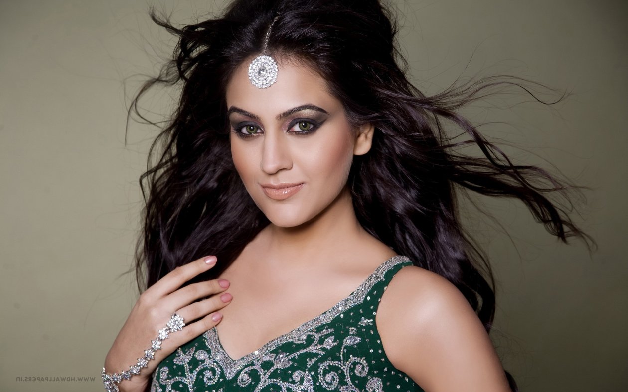 Aksha Pardasany