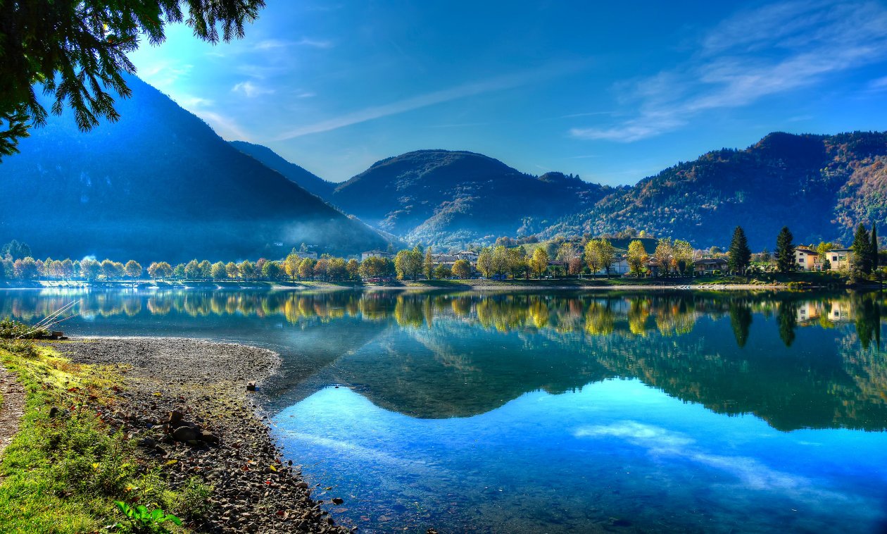 Idro Lake In Italy