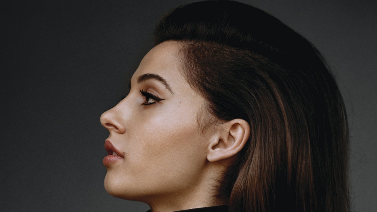 Naomi Scott W Magazine 4k