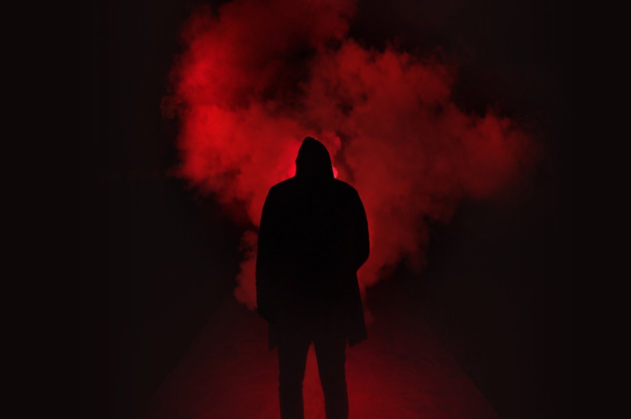 Red Smoke Background Person 5k