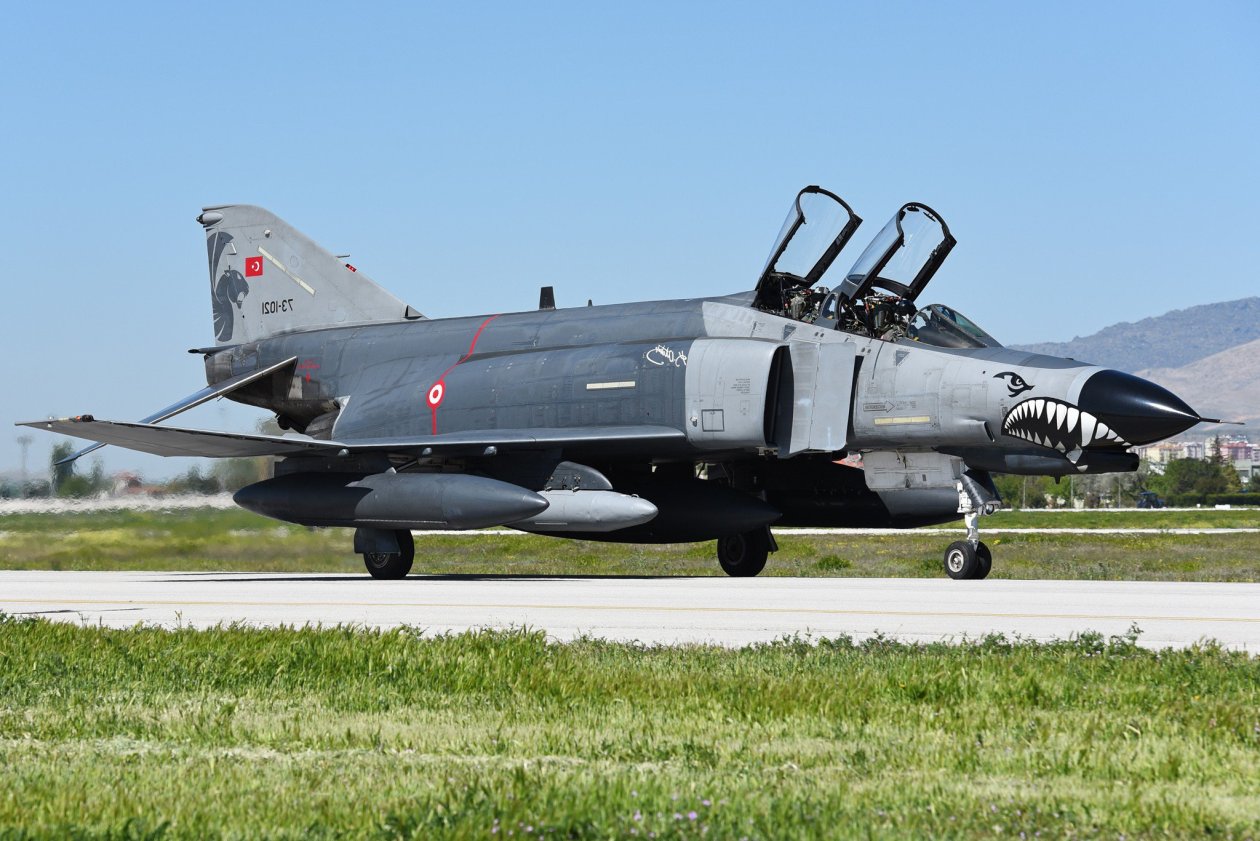 Mcdonnell Douglas F-4 Phantom II Jet Fighter Aircraft Warplane