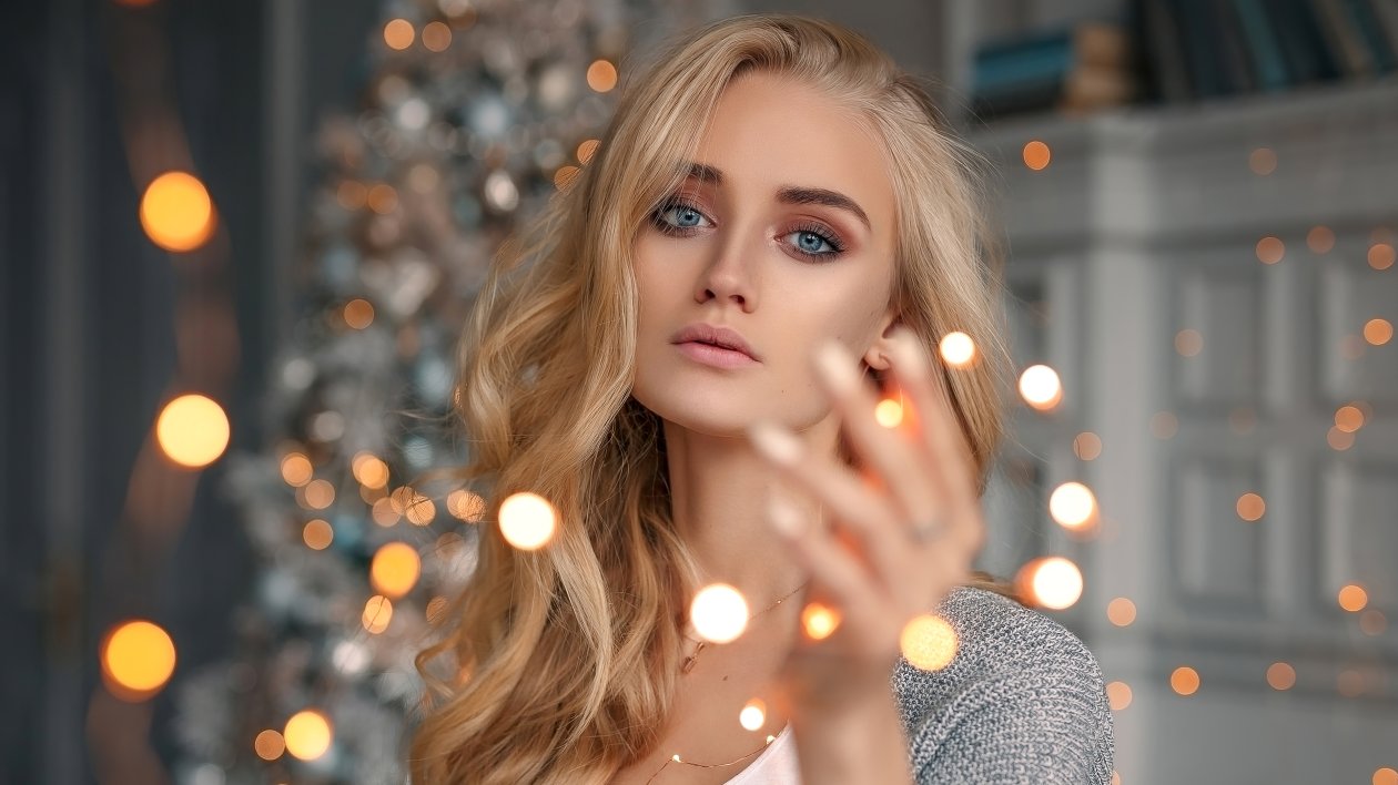 Blonde Girl Bokeh Lights 4k