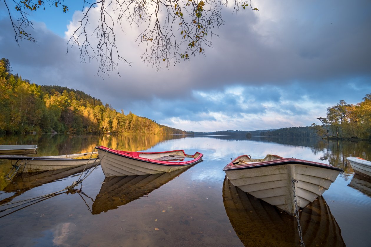 Boat Shoreline Landscape 5k