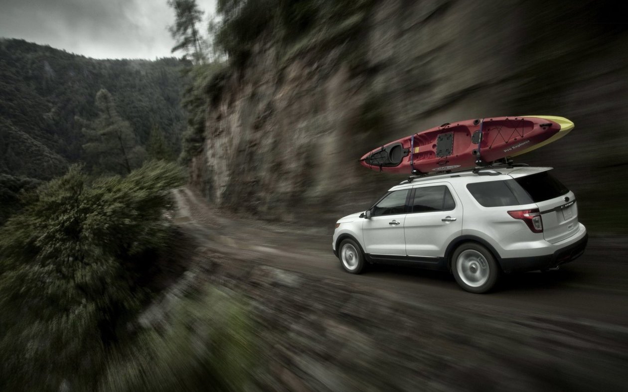 Range Rover On Hill Road