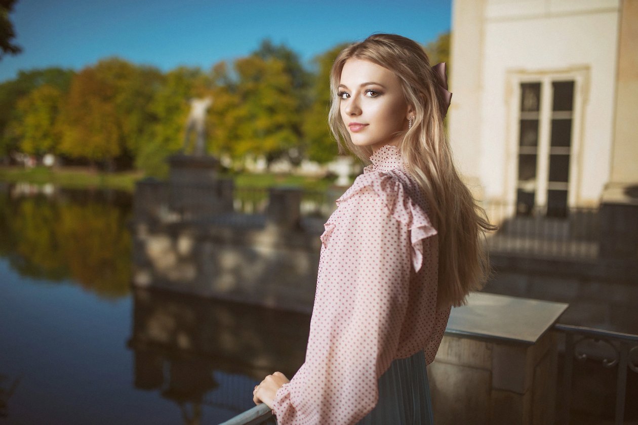 Beautiful Blonde Girl4k
