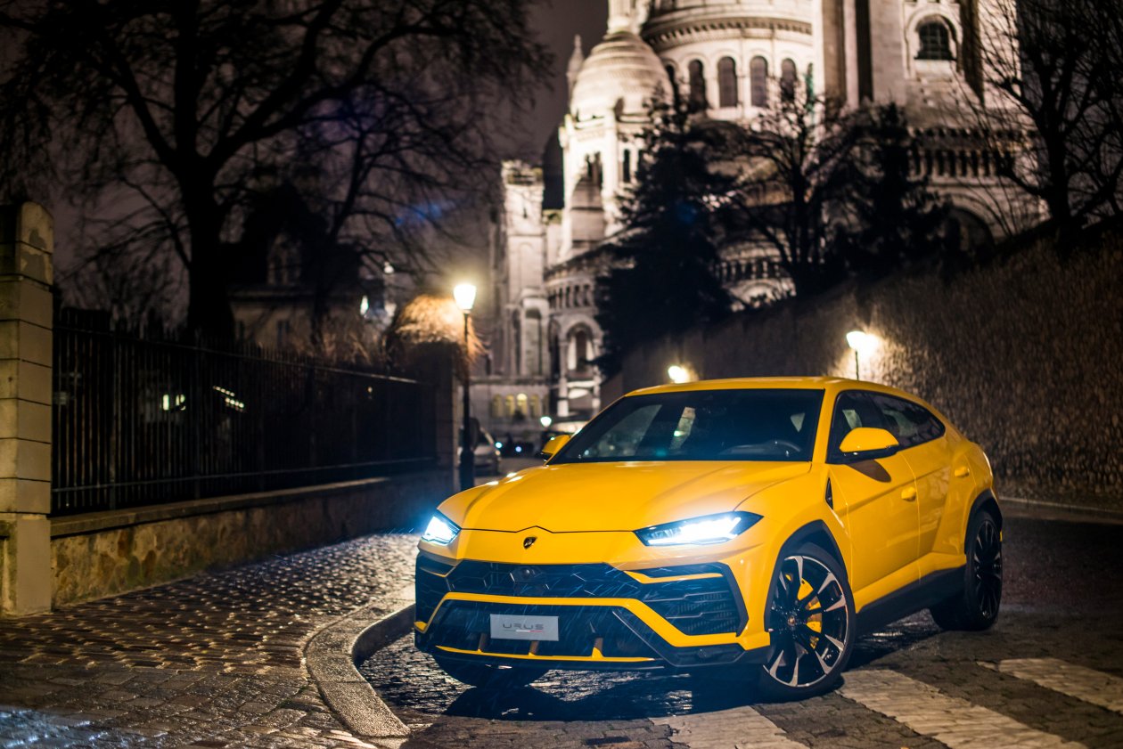 Yellow Lamborghini Urus 2018