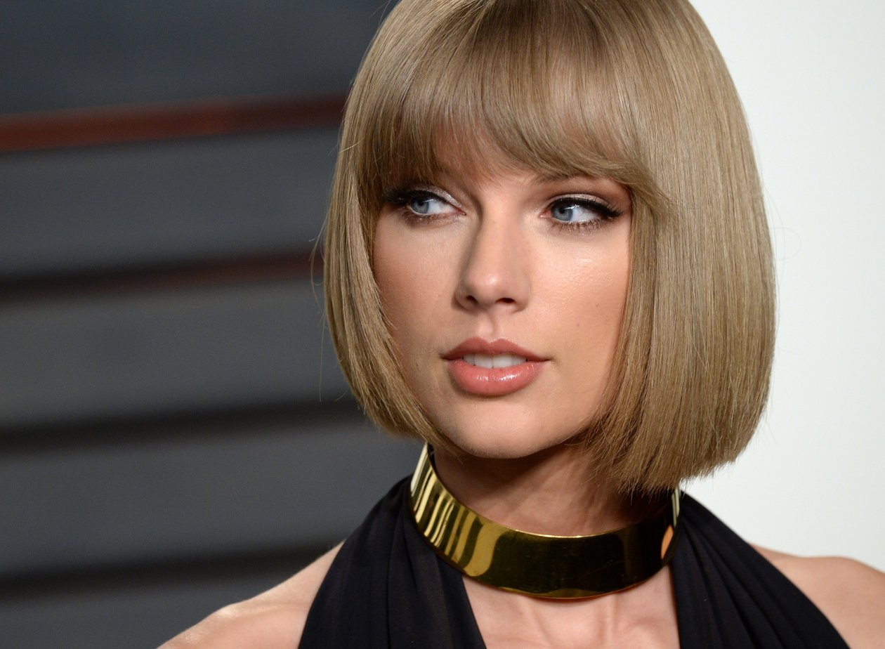 Taylor Swift Blonde Hair