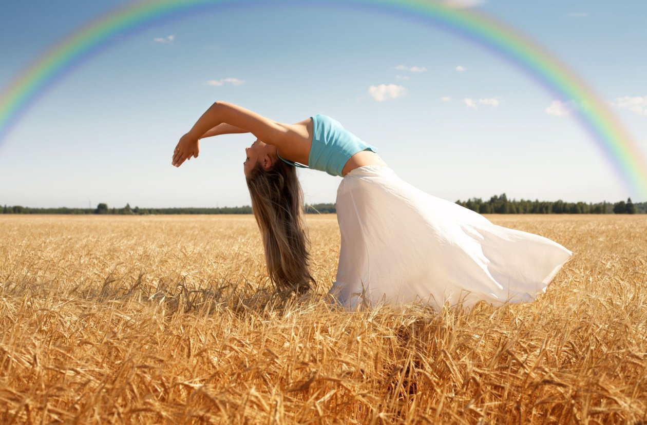 Girl Leaning Back Field 4k