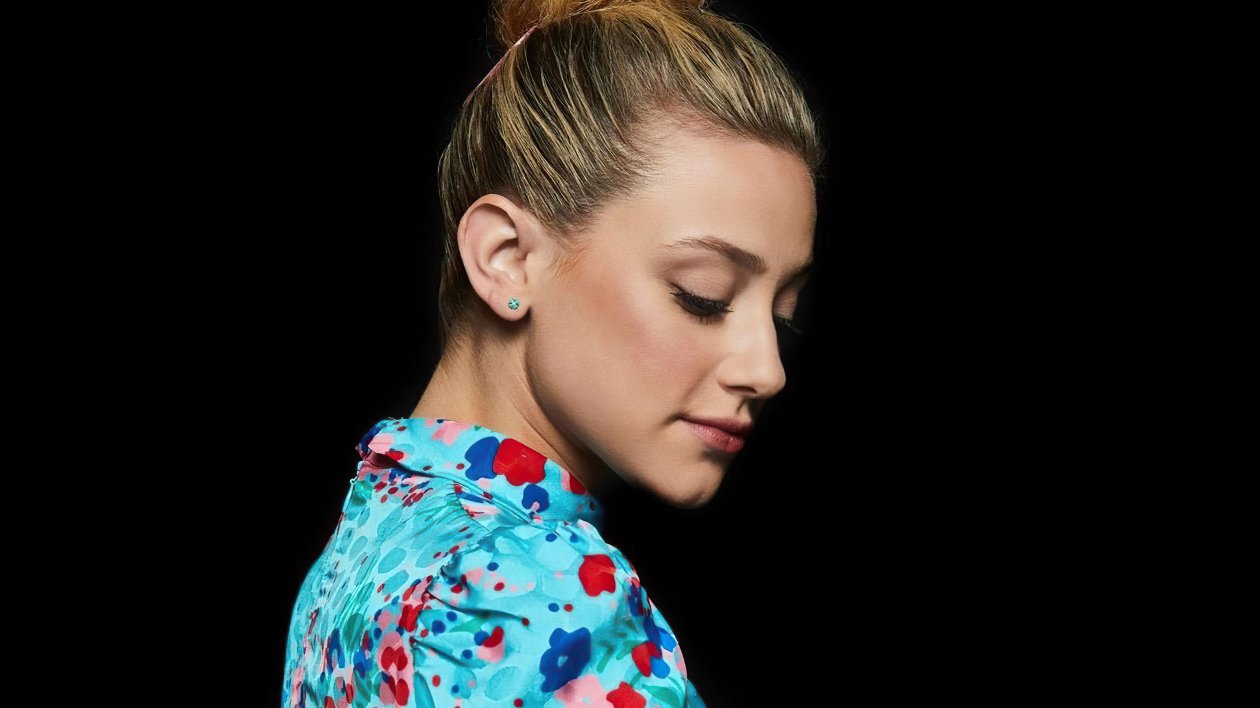 Lili Reinhart Los Angles Comic Con Portrait 4k