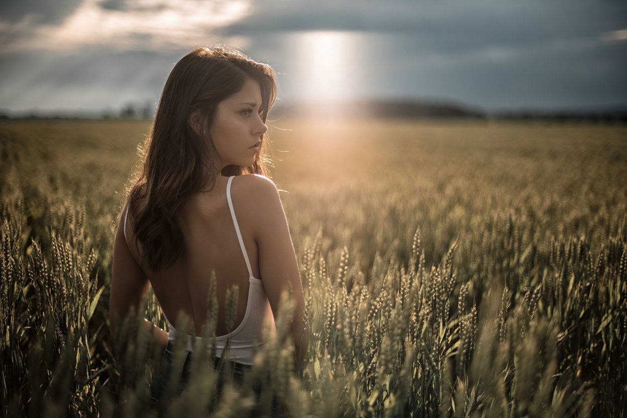 Girl Field Back View 5k