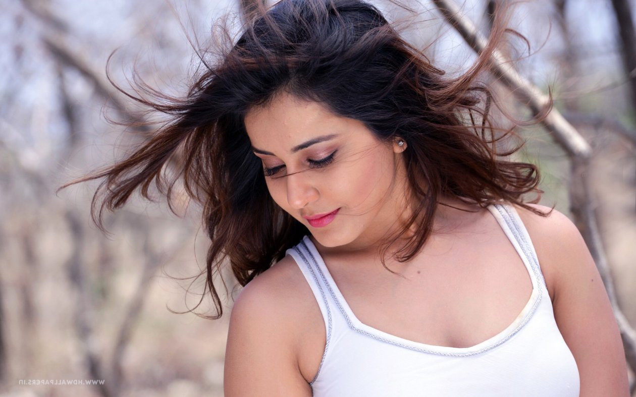 Rashi Khanna 2