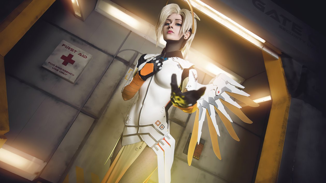 Mercy Overwatch Cosplay 2021 4k