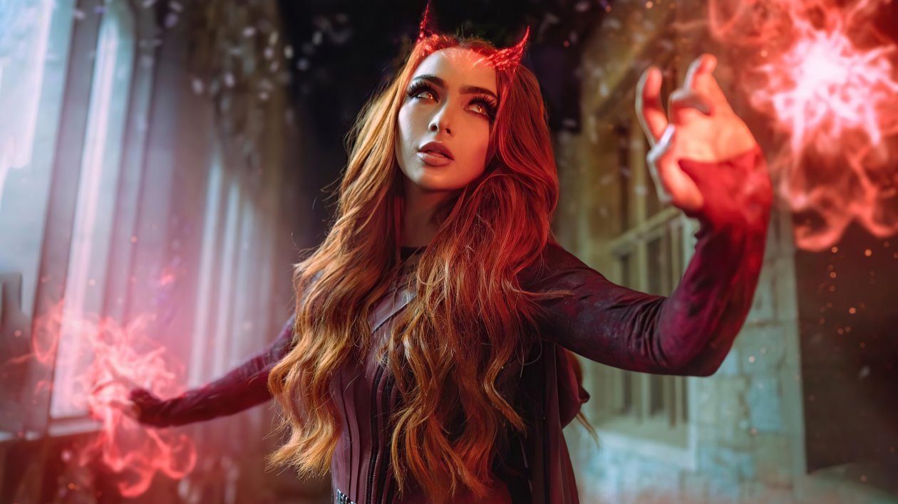 The Scarlet Witch Cosplay Girl 4k