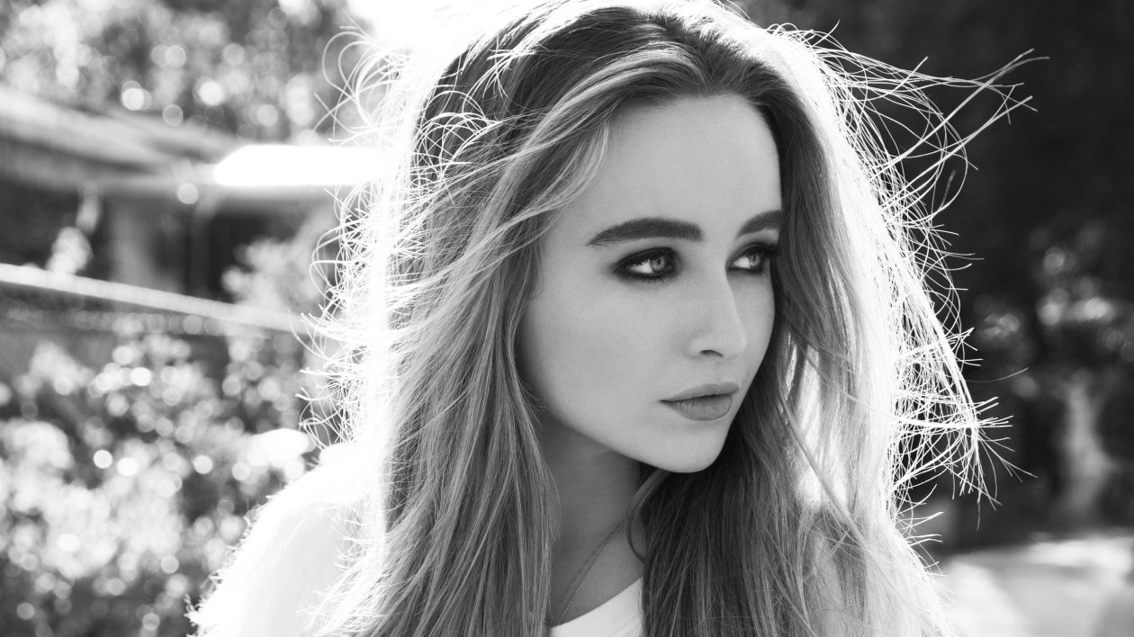 Sabrina Carpenter Monochrome 4k