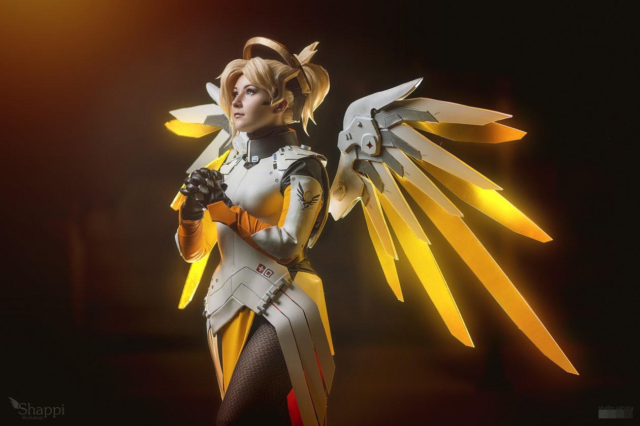 Mercy Overwatch Cosplay