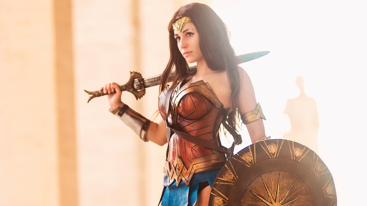 Wonder Woman Cosplay Girl 2022 4k