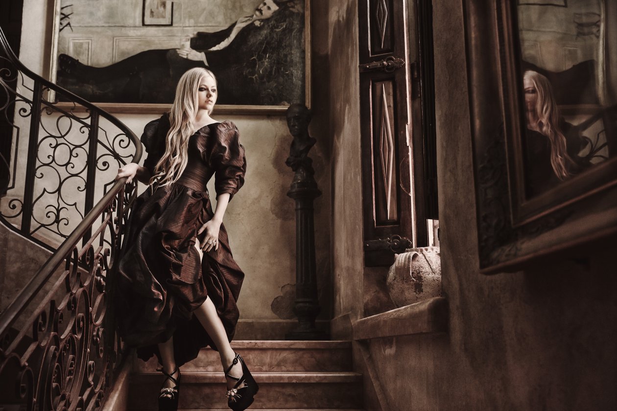 Avril Lavigne Glamour Photoshoot