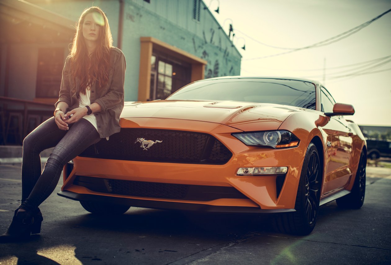 Women With Cars 4k