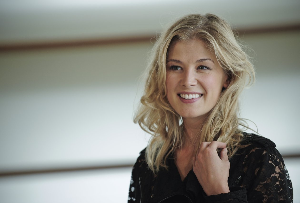 Rosamund Pike