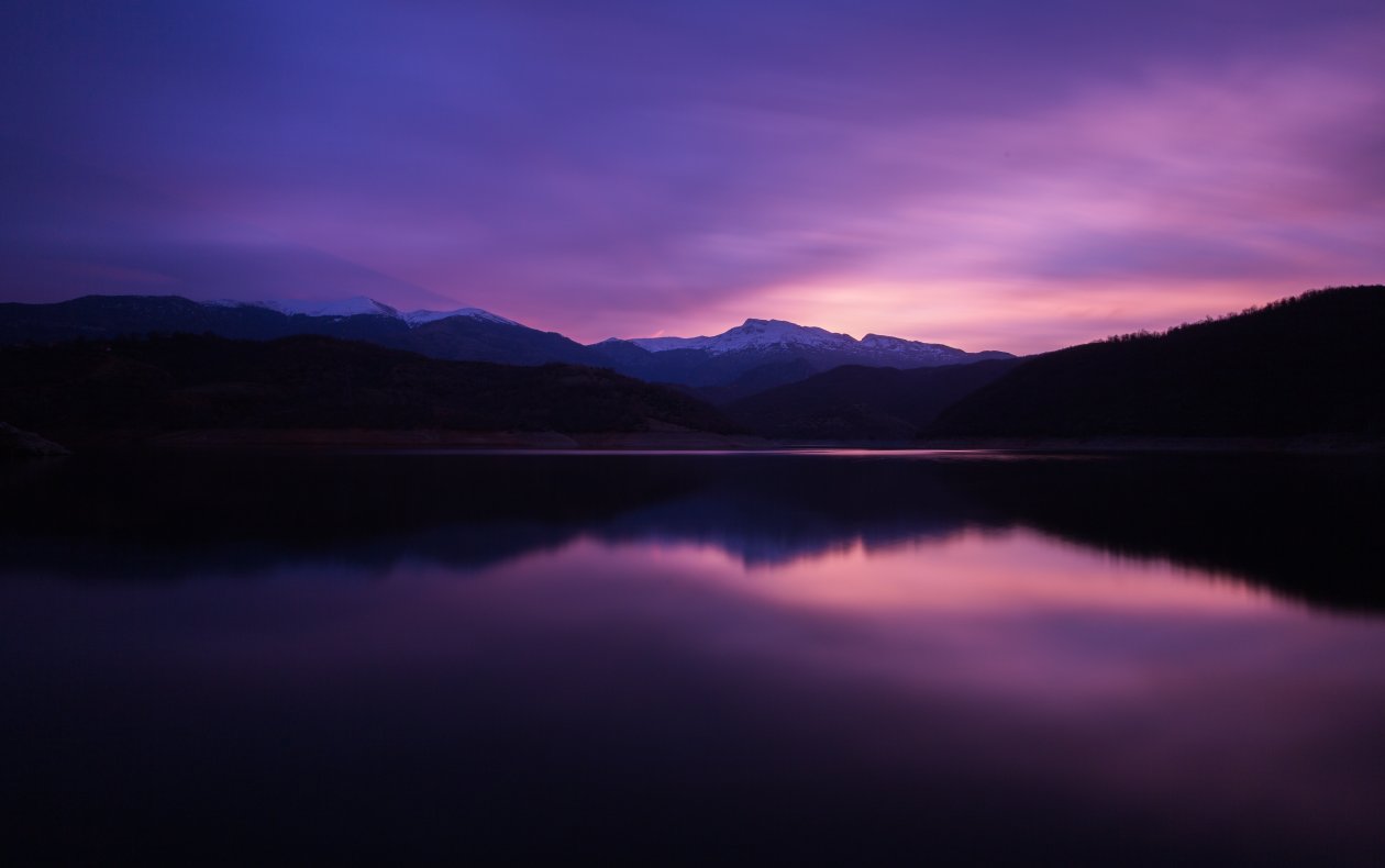 Mountain Lake Night Reflection 5k