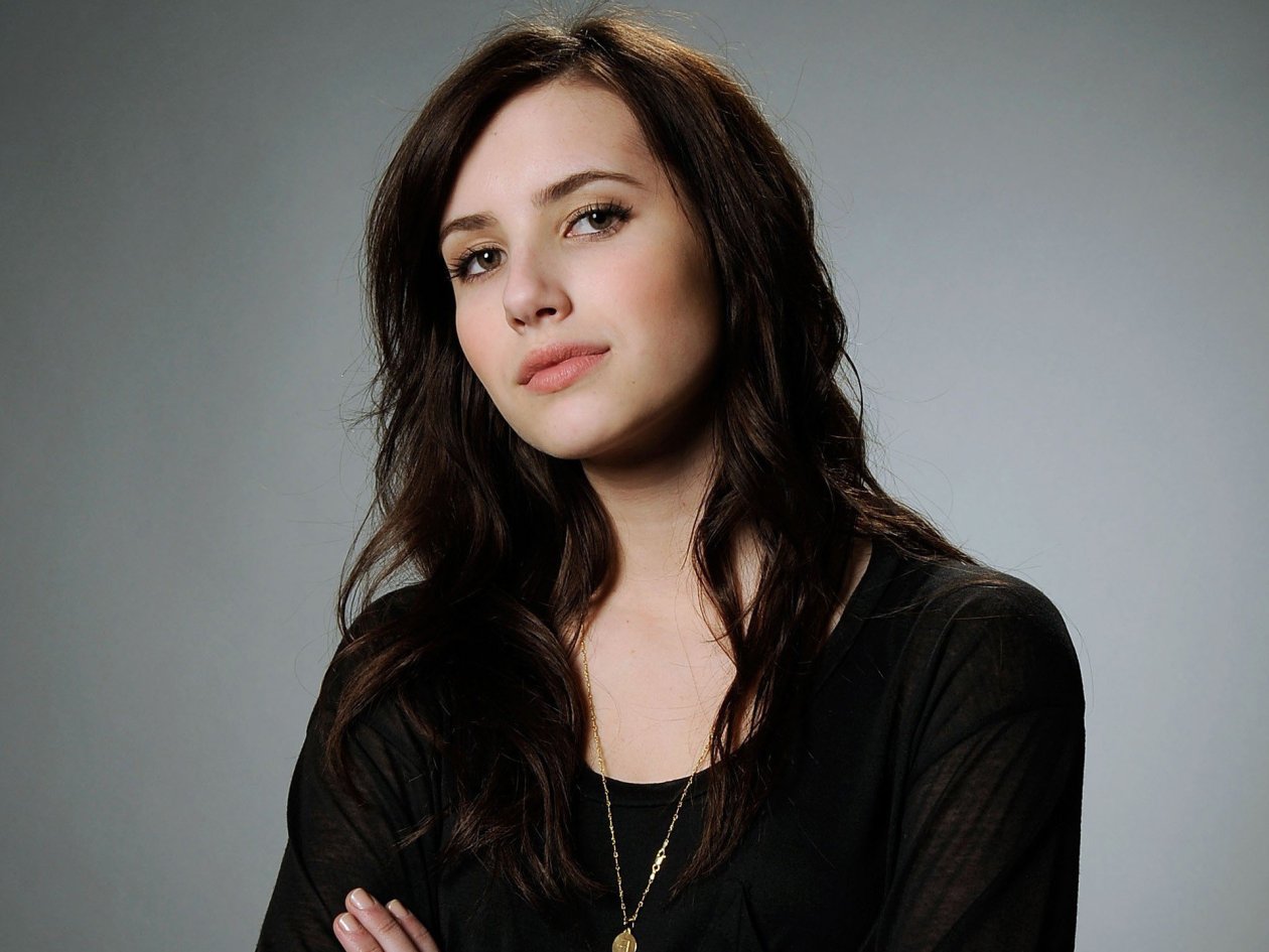 Emma Roberts Actress