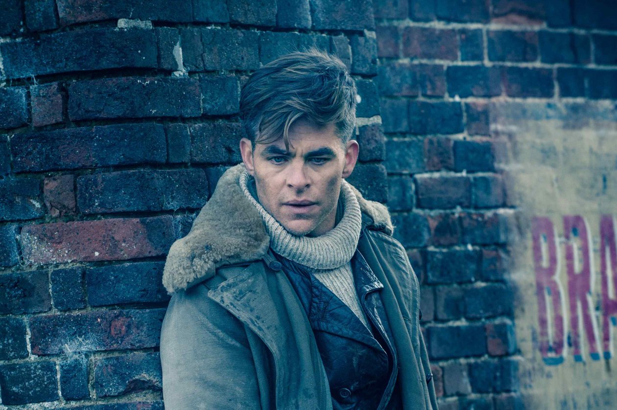 Chris Pine In Wonder Woman 2017