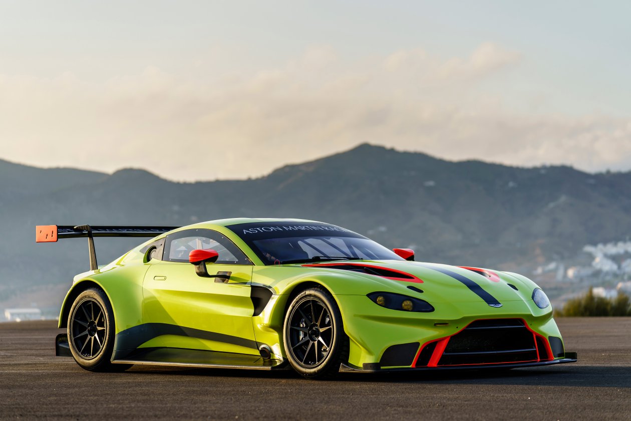 4k Aston Martin Vantage Gte