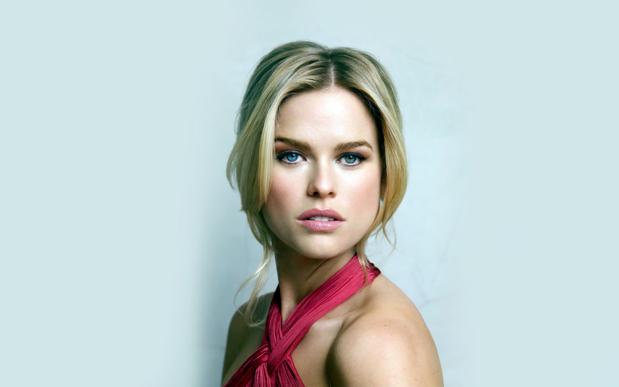 2016 Alice Eve