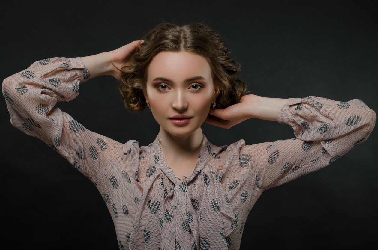 Brunette Portrait Hd