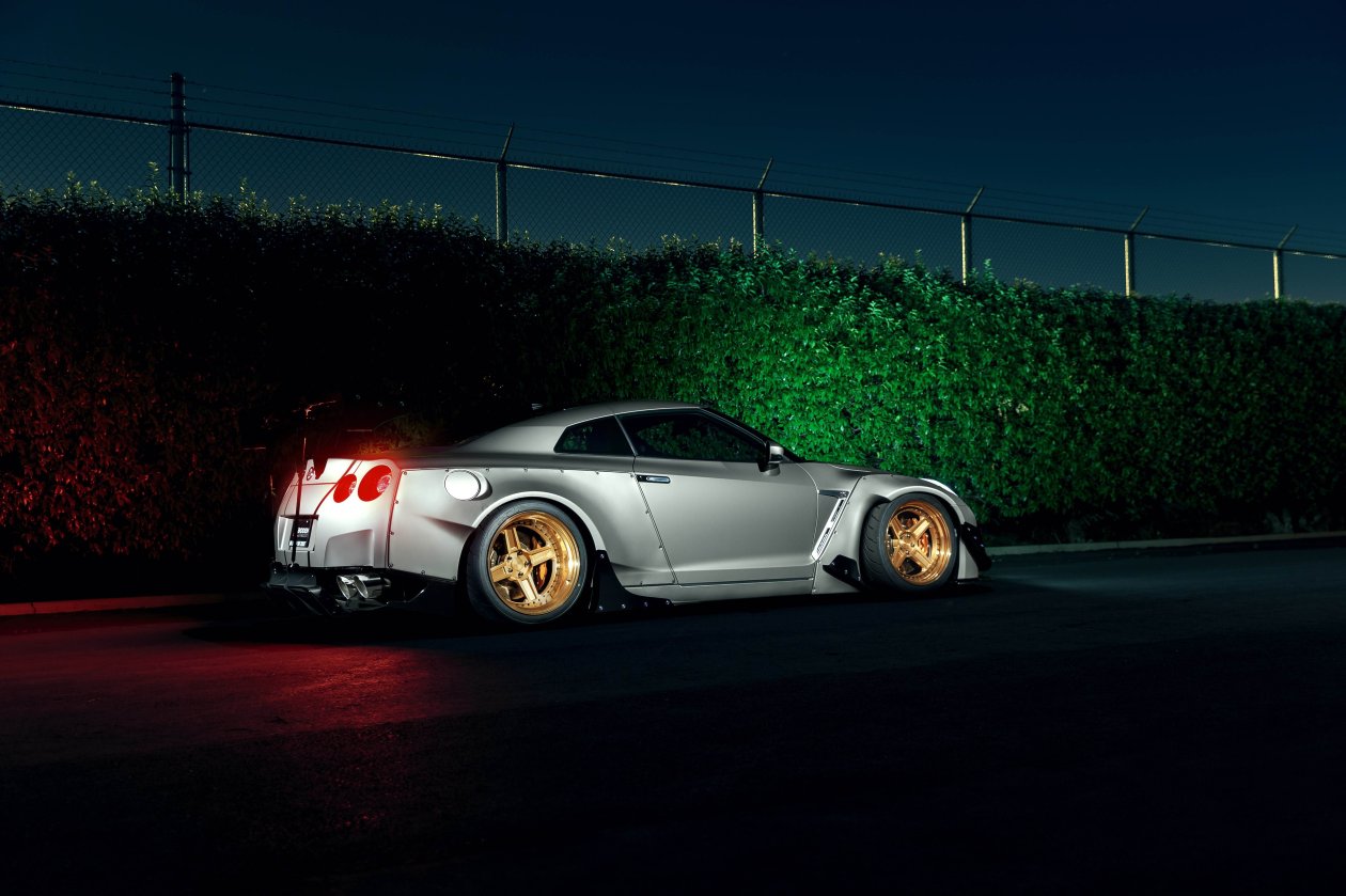 Nissan GT R