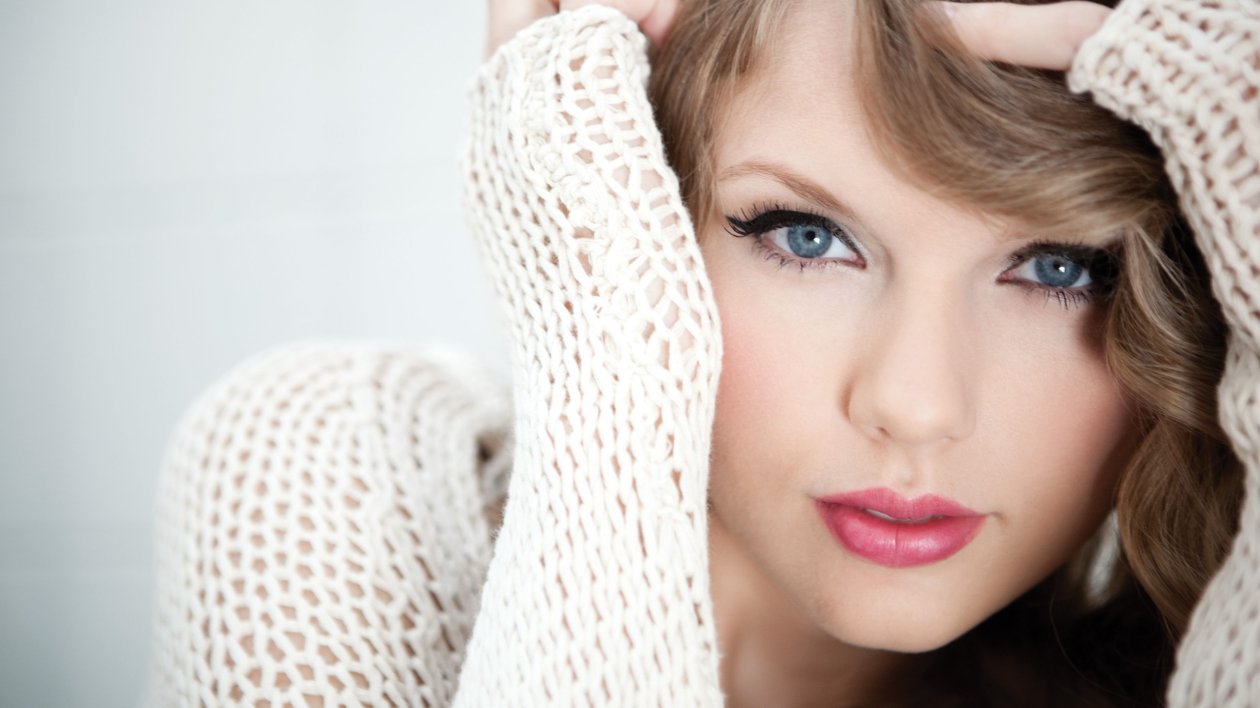 Taylor Swift Blue Eyes