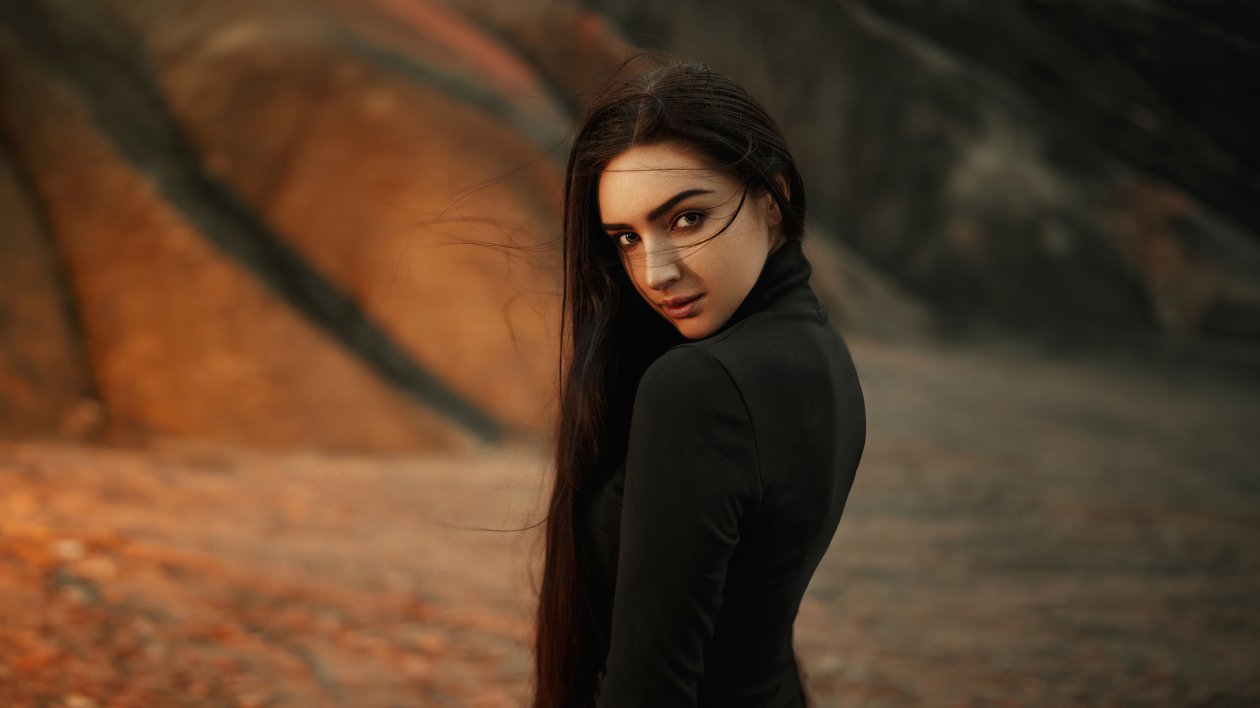 Long Hair Black Clothing Girl Smiling 4k
