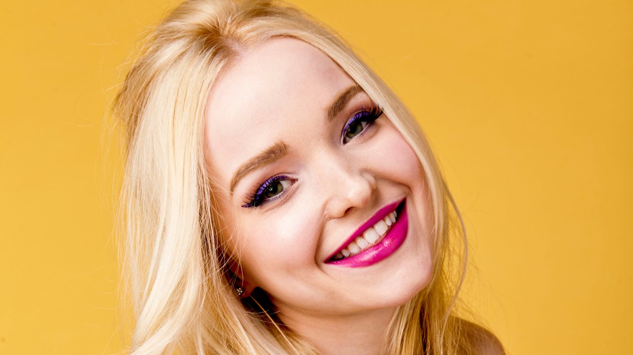 Dove Cameron Cute Smile 4k