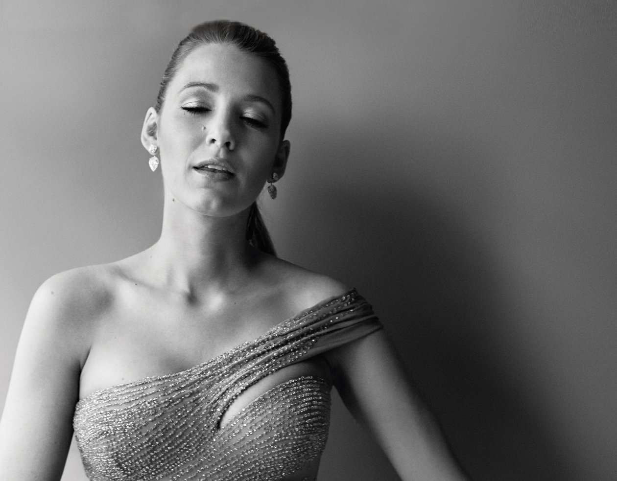 Blake Lively 2017 Monochrome