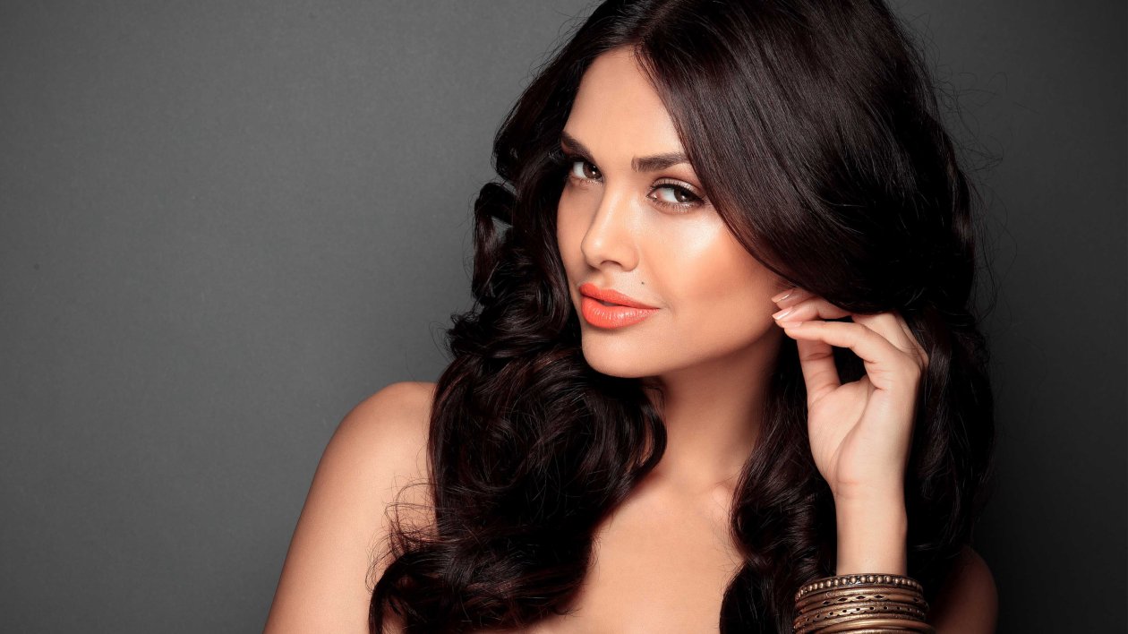 Esha Gupta New