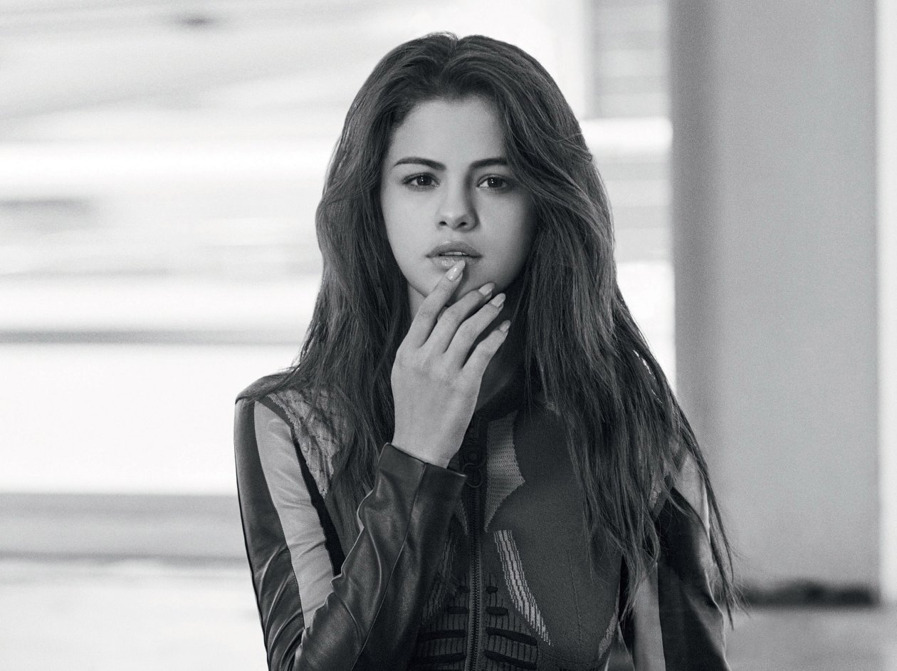 Selena Gomez Monochrome HD