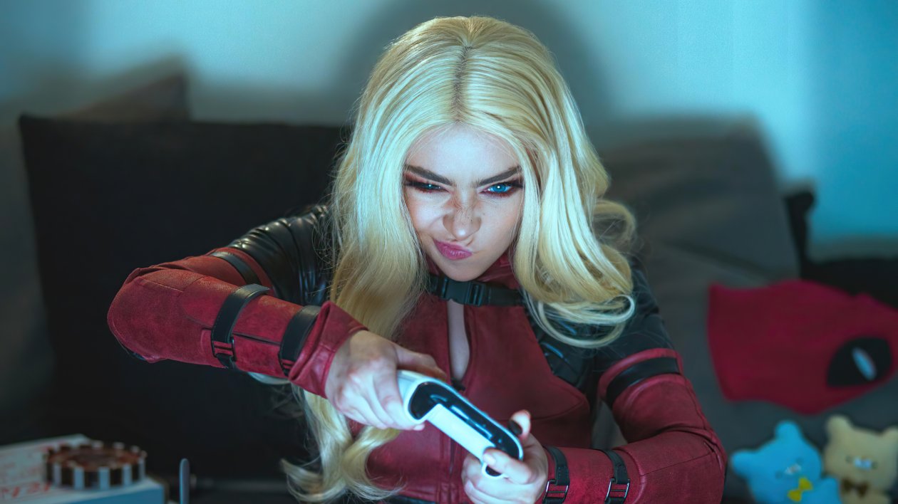 Lady Deadpool Playing Games